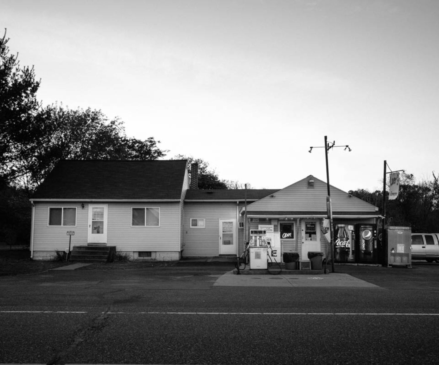 No. 9897 - Luer's Grocery - Caryville, Wis.