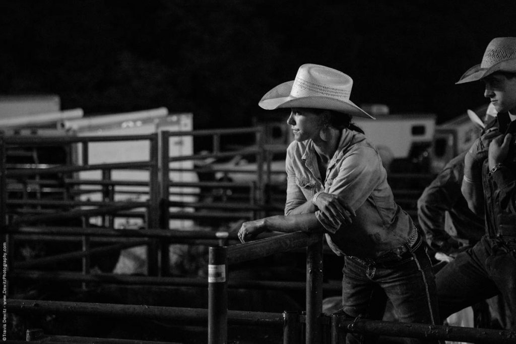 cowgirl-in-rodeo-pens-5186 | Dewitz Photography | Eau Claire, Wis ...