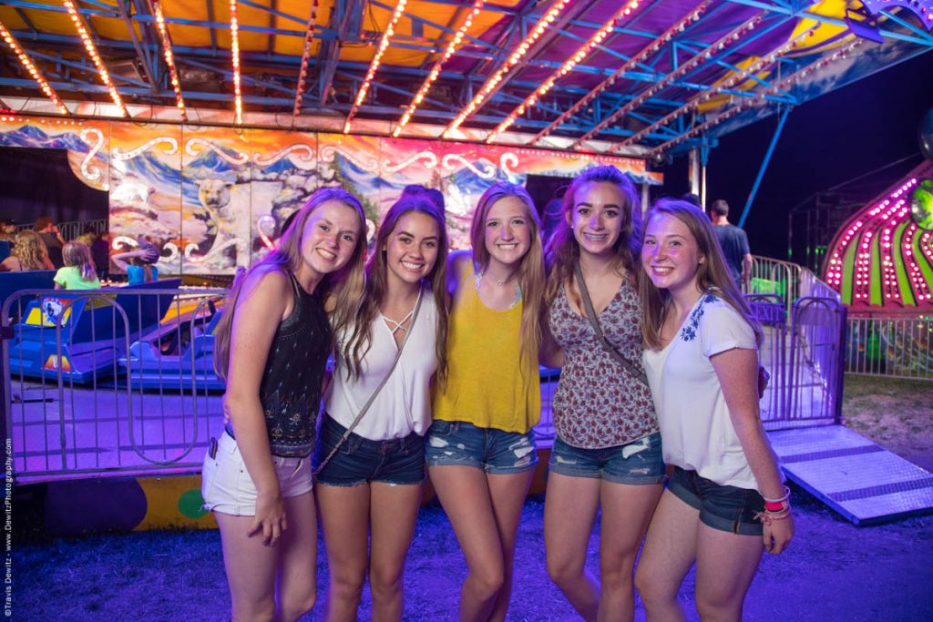 Northern Wisconsin State Fair Night Carnival Portraits Girls Posing In Group 8002 Dewitz 5342